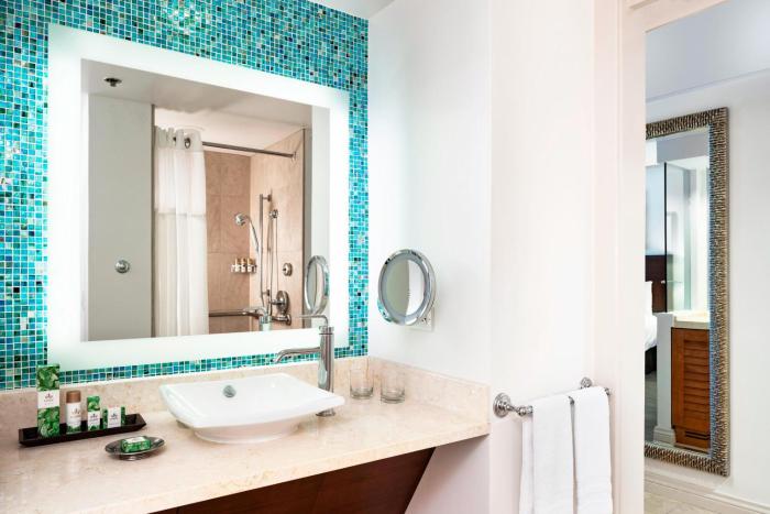 the royal hawaiian a luxury collection resort waikiki