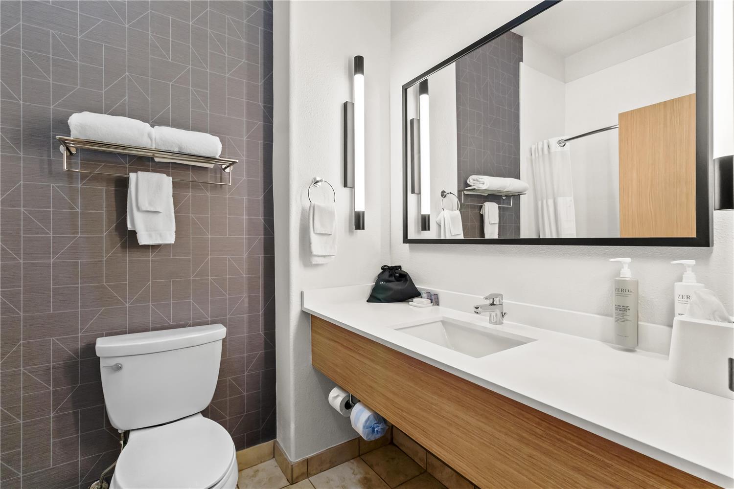 spark by hilton houston hobby airport