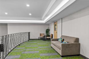 spark by hilton houston hobby airport