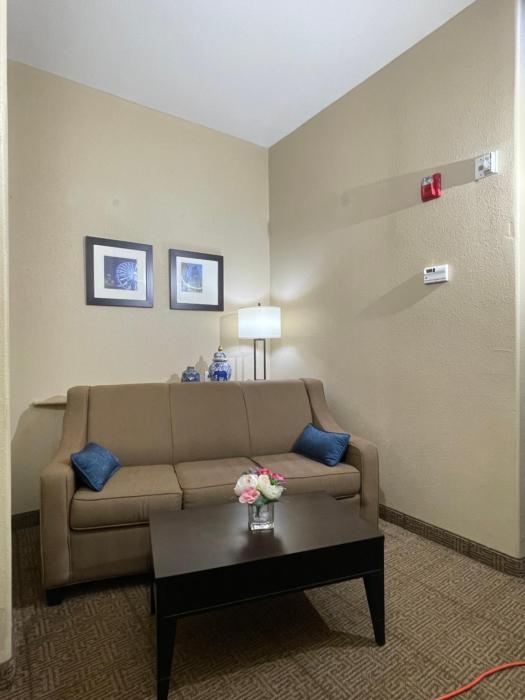 spark by hilton houston hobby airport