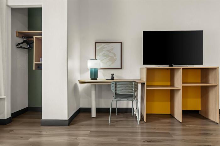 spark by hilton houston hobby airport