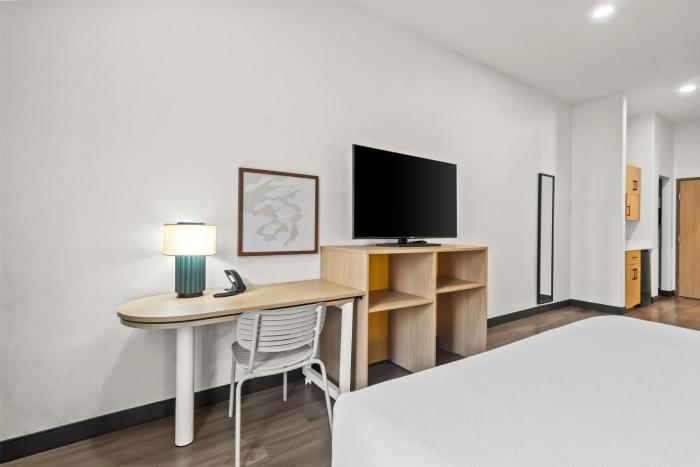 spark by hilton houston hobby airport