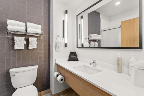 spark by hilton houston hobby airport