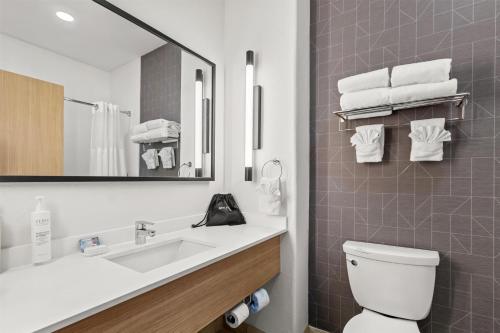 spark by hilton houston hobby airport