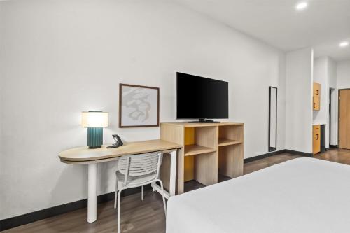 spark by hilton houston hobby airport