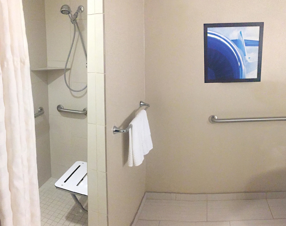 doubletree by hilton houston hobby airport