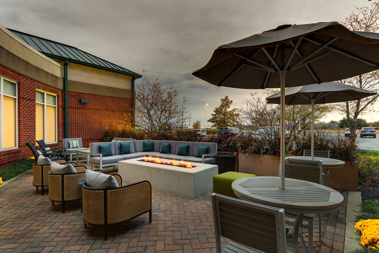 hilton garden inn indianapolis airport