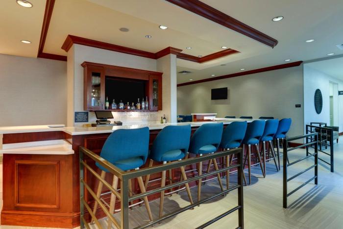 hilton garden inn indianapolis airport