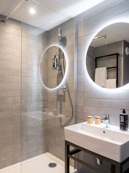 ibis saint paul trois chateaux