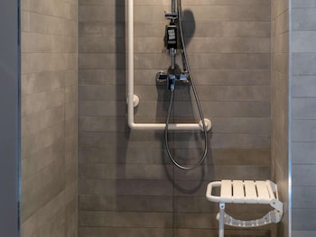 ibis saint paul trois chateaux