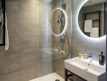 ibis saint paul trois chateaux