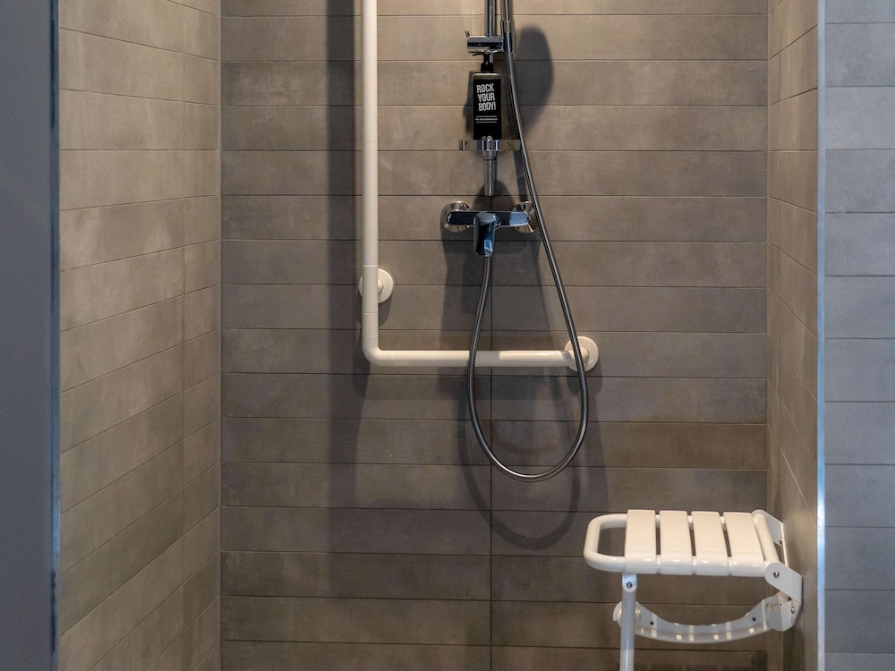 ibis saint paul trois chateaux