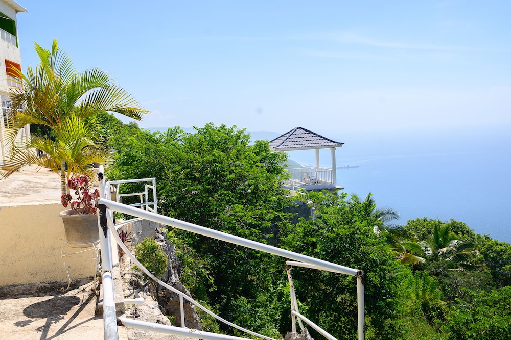 sea coast inn and suites