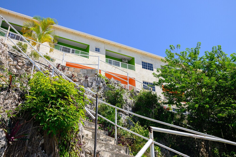 sea coast inn and suites