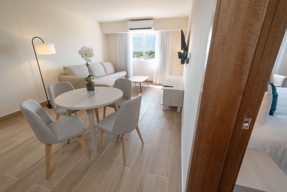 wyndham garden el morro montecristi