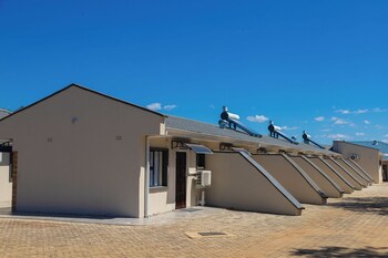 olive comfort luxury suites