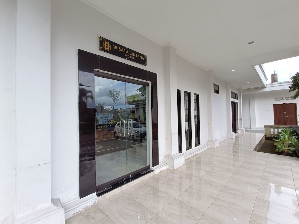 wisata bintang hotel