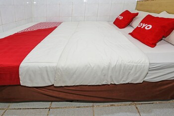 hotel ciputat by oyo