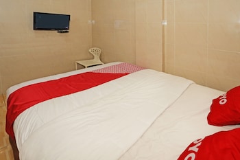hotel ciputat by oyo