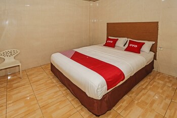 hotel ciputat by oyo