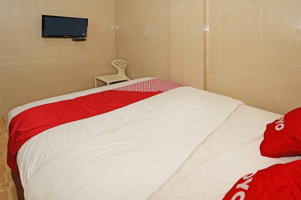 hotel ciputat by oyo