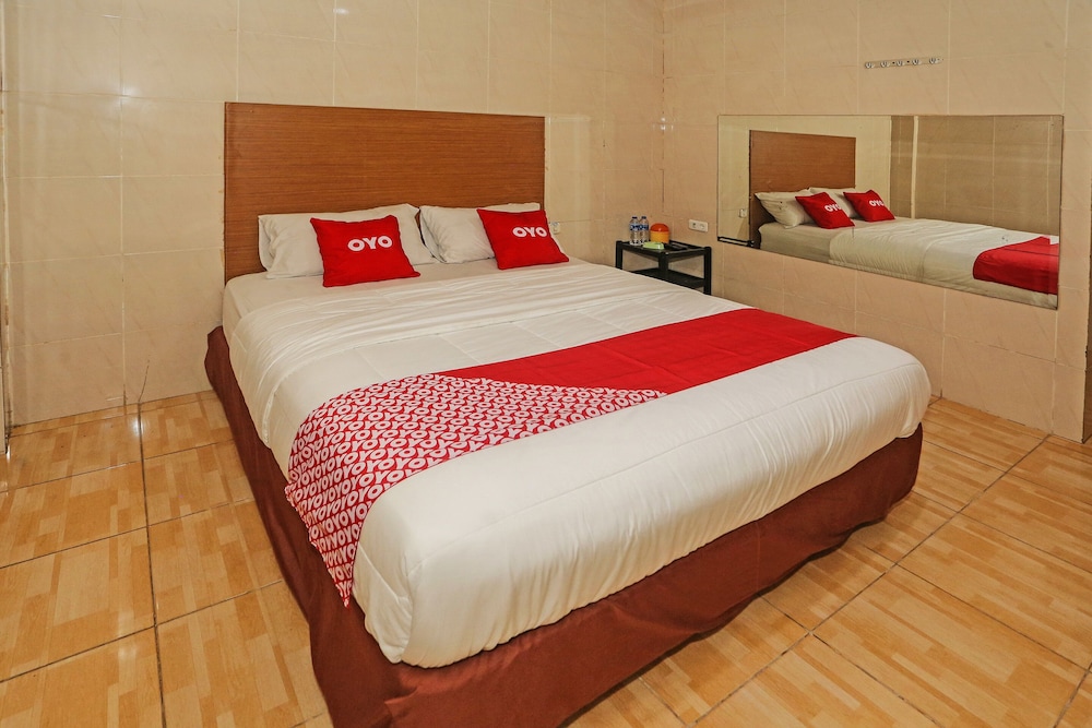 hotel ciputat by oyo