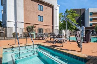 hampton inn and suites oakland airport alameda