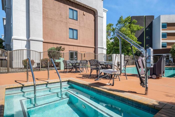 hampton inn and suites oakland airport alameda