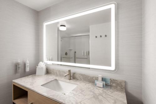 hampton inn and suites oakland airport alameda