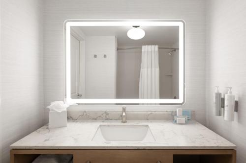 hampton inn and suites oakland airport alameda