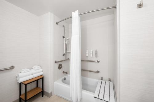 hampton inn and suites oakland airport alameda