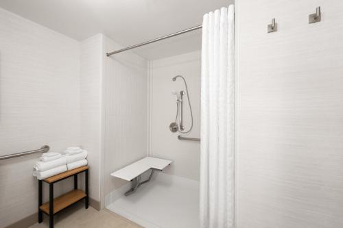 hampton inn and suites oakland airport alameda