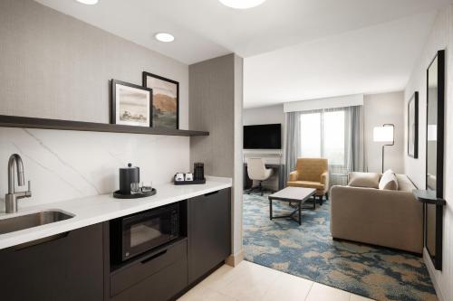 hampton inn and suites oakland airport alameda