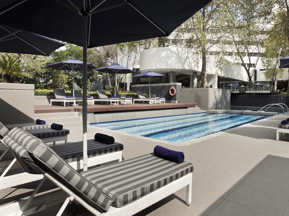 the maslow hotel sandton