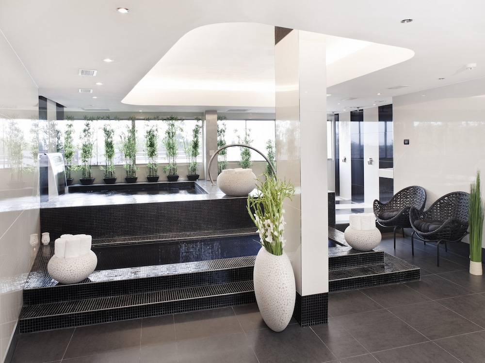 the maslow hotel sandton