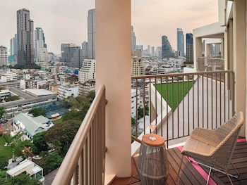 mercure bangkok surawong