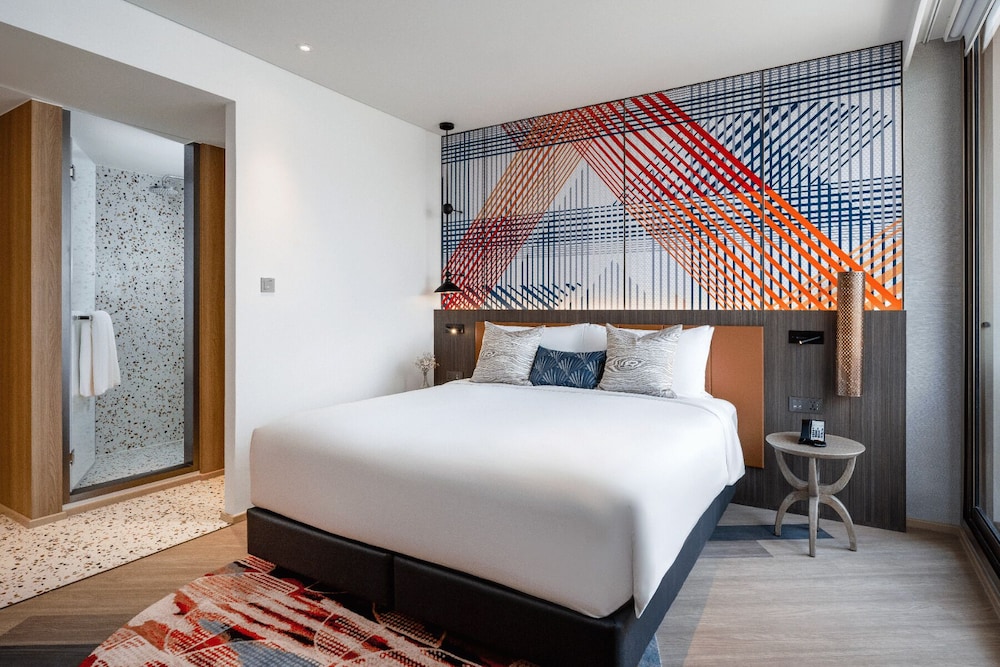 mercure bangkok surawong