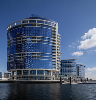 hilton dubai creek hotel and residences