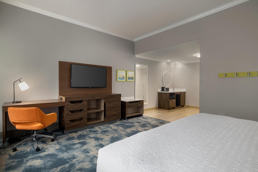 hampton inn and suites galveston