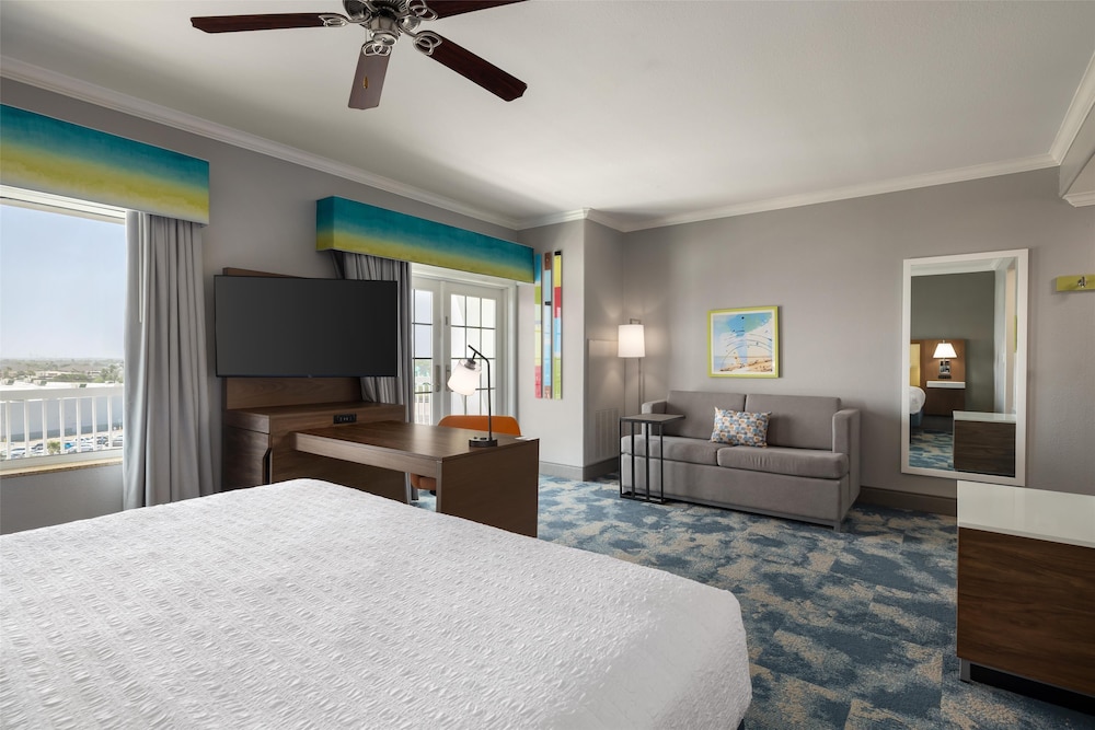 hampton inn and suites galveston