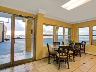 econo lodge galveston seawall