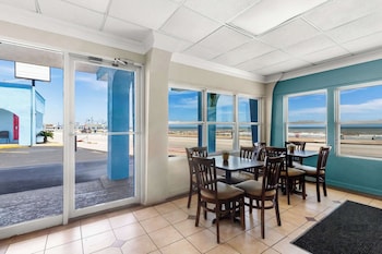 Econo Lodge Galveston Seawall,Galveston County>>Galveston,2 star
