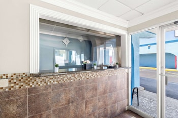 Econo Lodge Galveston Seawall,Galveston County>>Galveston,2 star