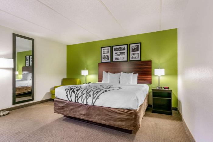 sleep inn and suites near sports world blvd
