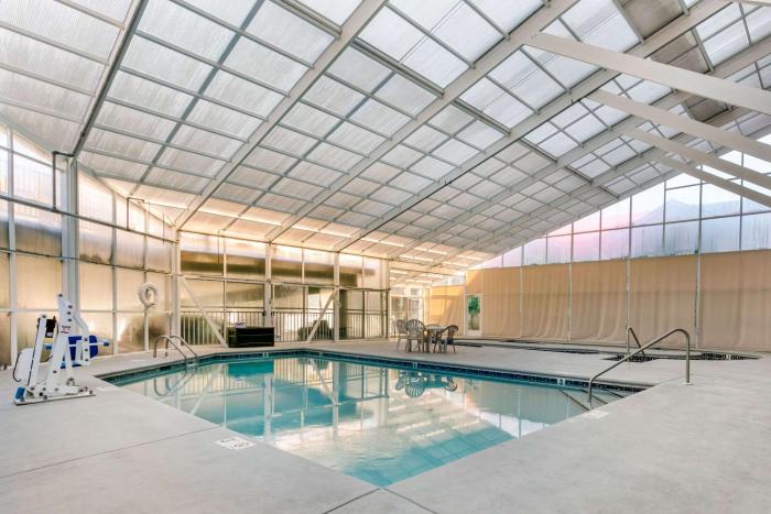 sleep inn and suites near sports world blvd