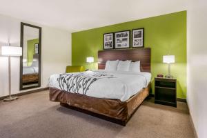 sleep inn and suites near sports world blvd