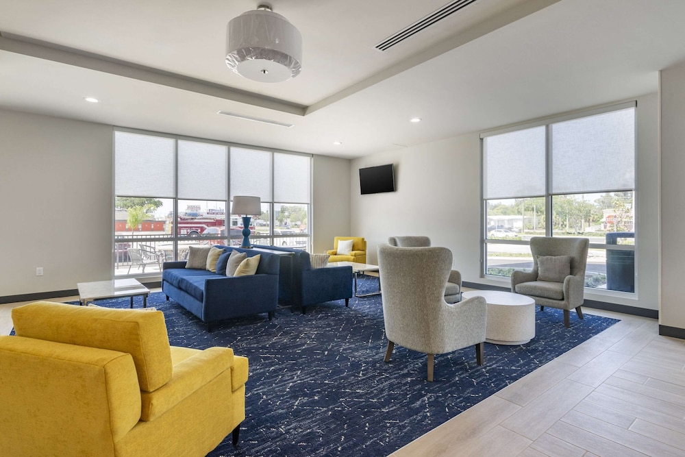 comfort inn and suites new port richey downtown district