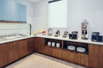 staybridge suites des moines north ankeny