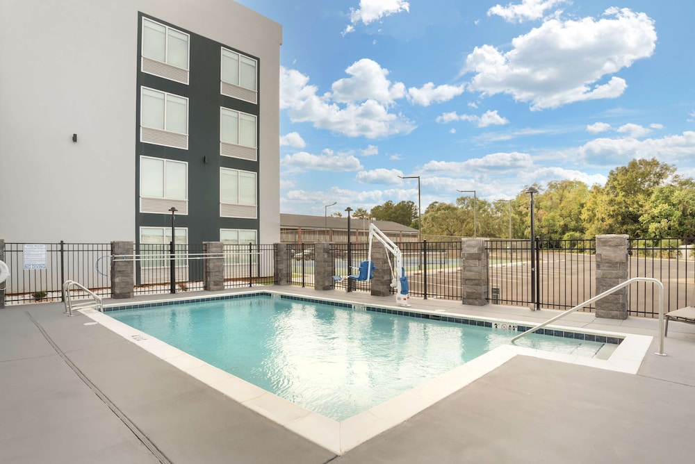 best western plus mobile inn and suites