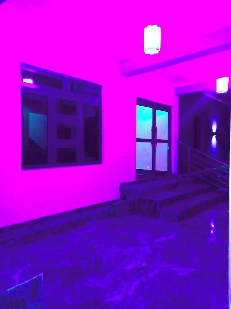 new diamond suites and apartment jos